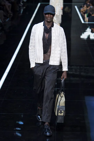 Look 26
